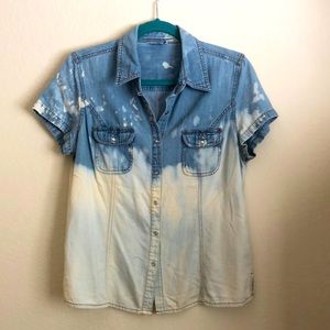 Snap button denim shirt